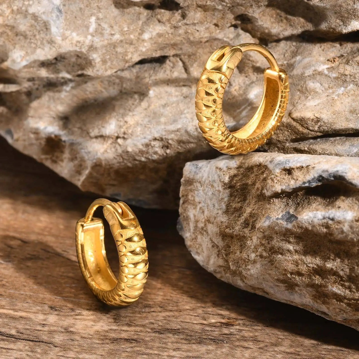 Snake Textured Hoop Earrings for Men, Anti Allergy Stainless Steel Animal Huggies Hoop Earrings,Male Earring Jewelry Gift Ezkrea